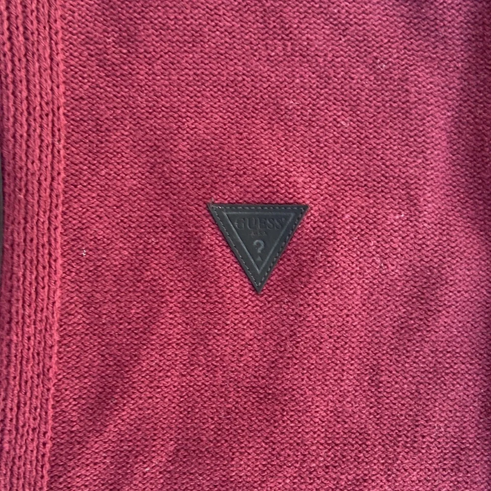 New GUESS Mens Sweater SZ M